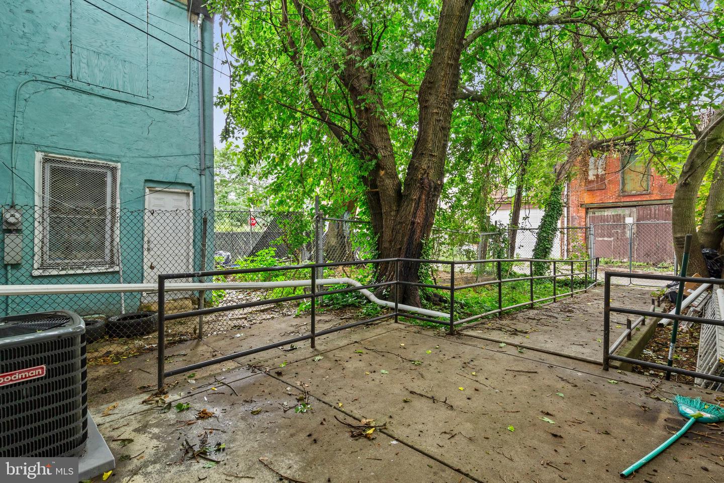 1908 N Croskey St Property Photo 23