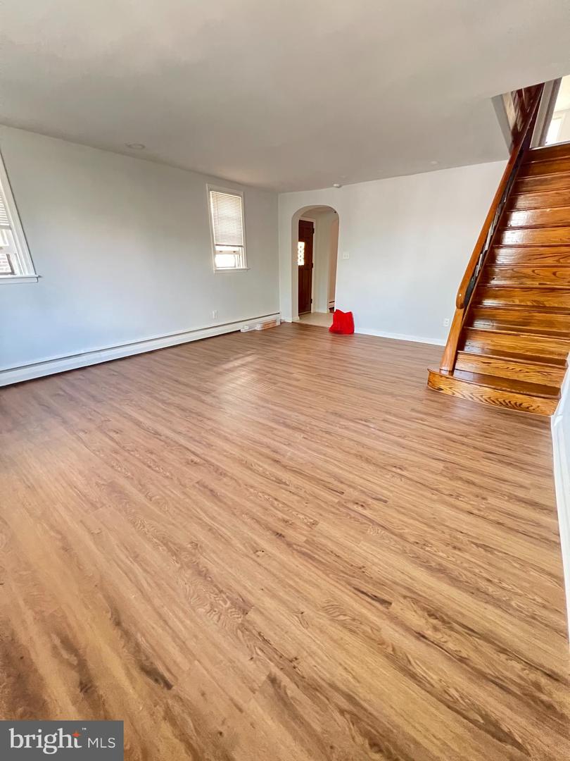 1012 Brighton St Property Photo 6