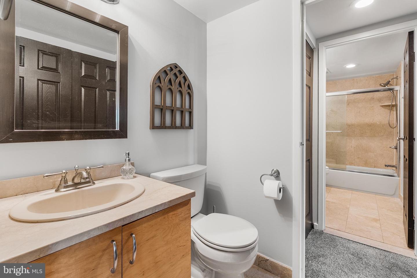 200-10 Lombard St #528 Property Photo 14