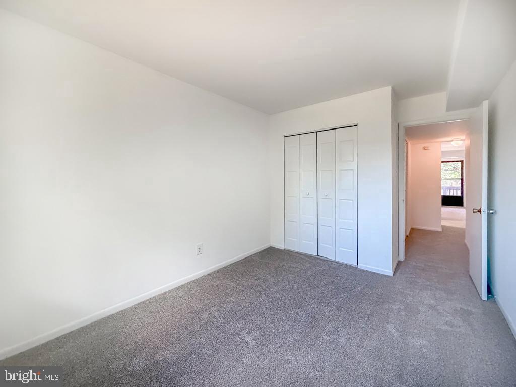 17205-00 Delaire Landing Rd #205 Property Photo 25