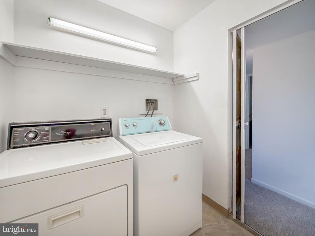 17205-00 Delaire Landing Rd #205 Property Photo 26