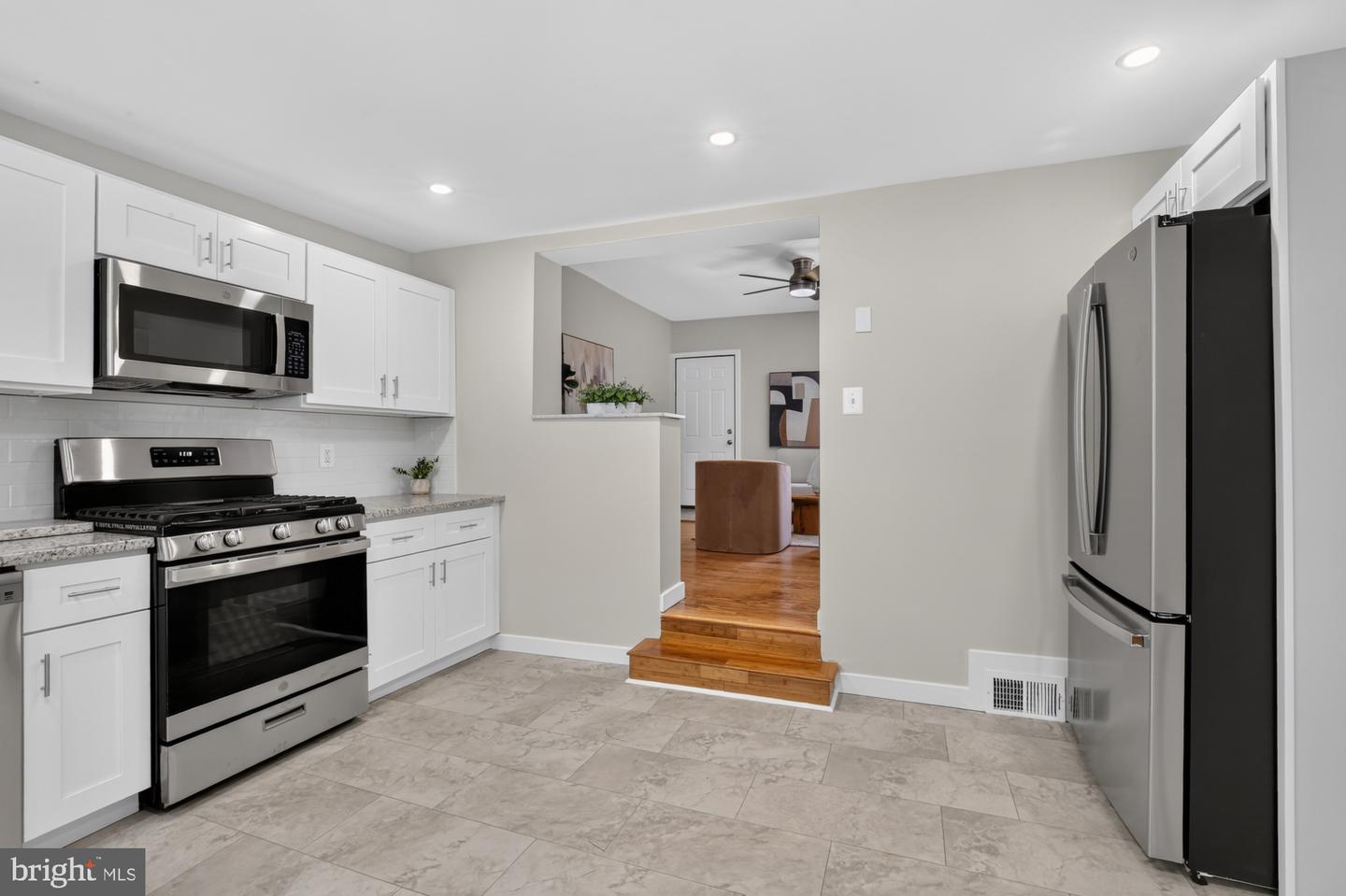 608 Clymer St Property Photo 8