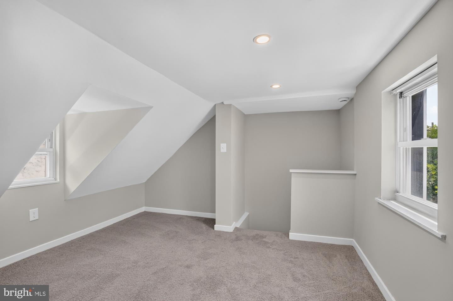 608 Clymer St Property Photo 23