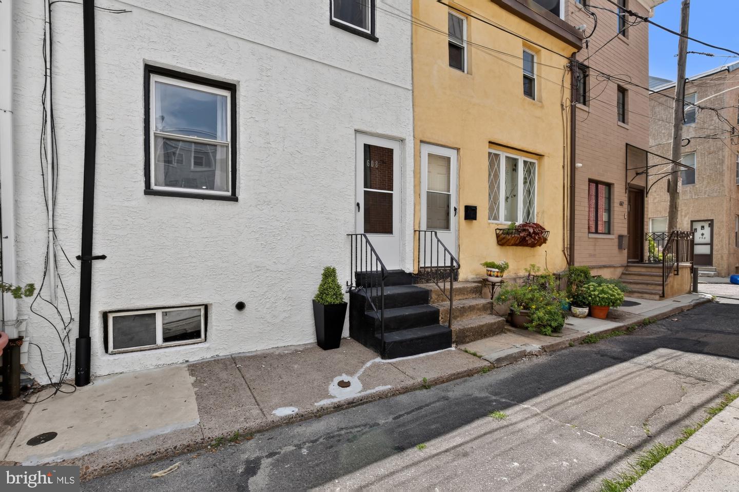 608 Clymer St Property Photo 26
