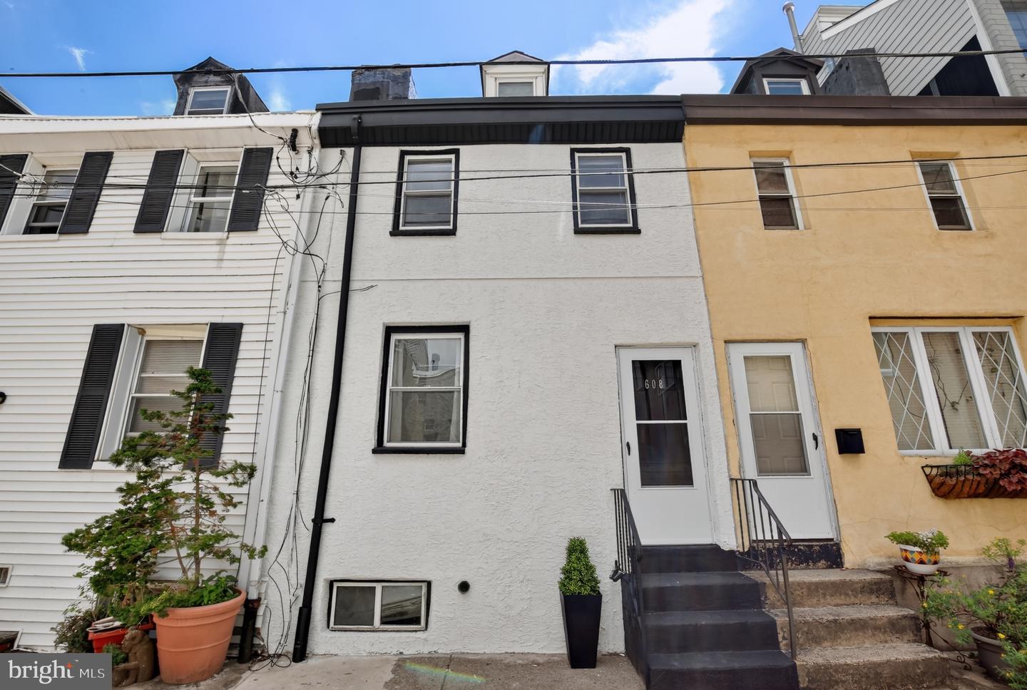 608 Clymer St Property Photo 27