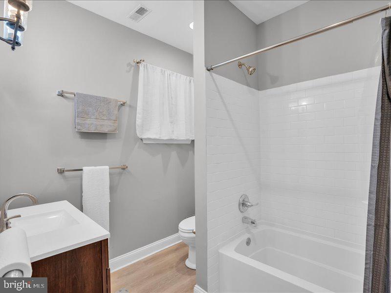 1939 N Gratz St Property Photo 8