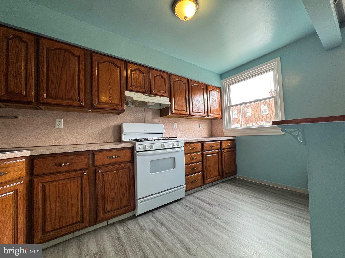 6243 Crafton St Property Photo 4