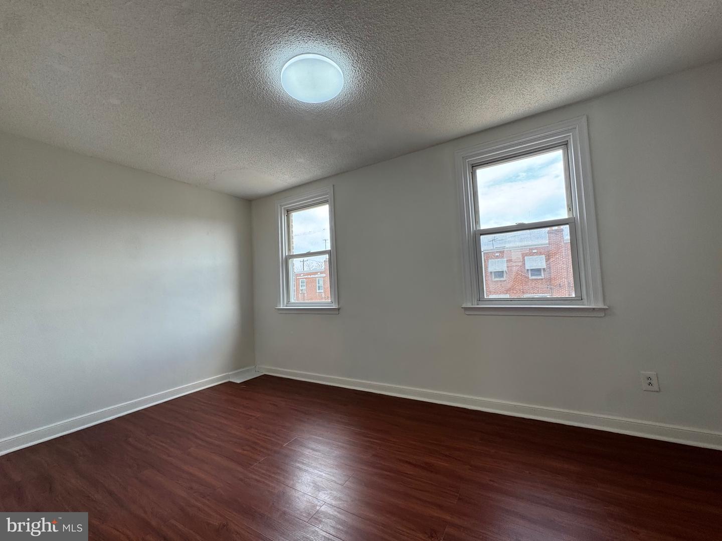 6243 Crafton St Property Photo 7