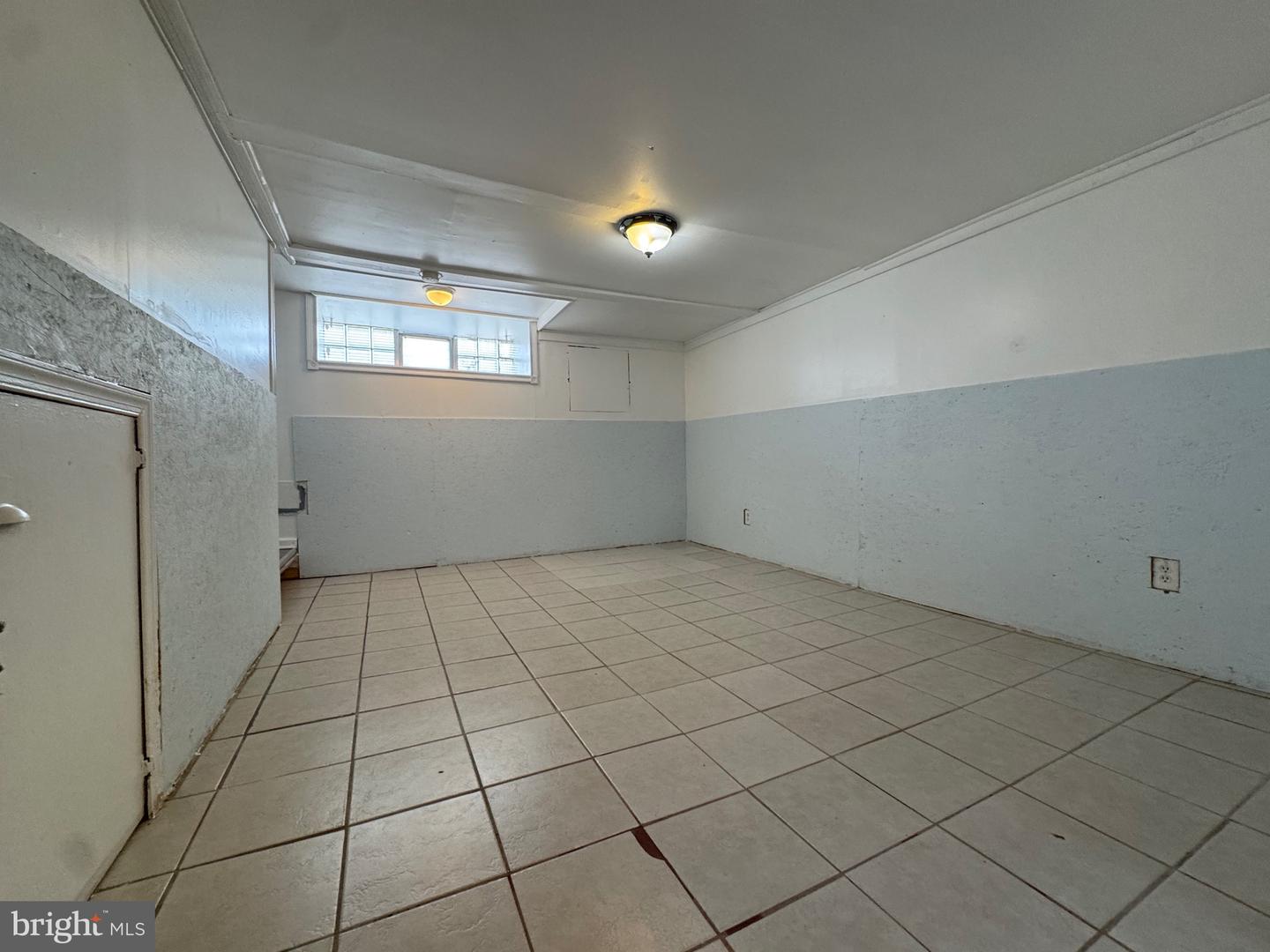 6243 Crafton St Property Photo 11