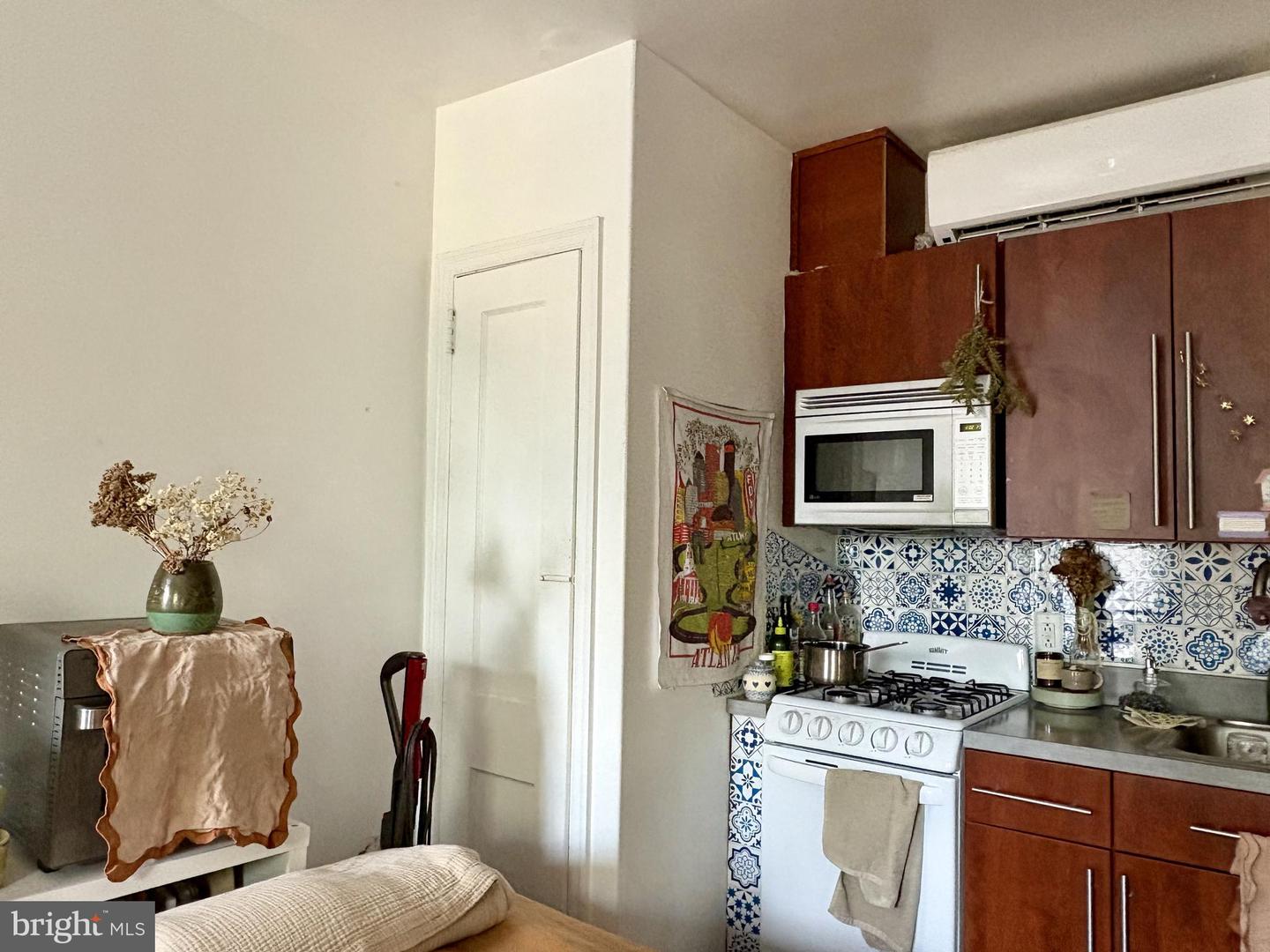 711 Walnut St #3f Property Photo 8