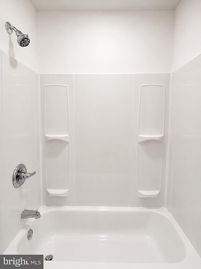 2446 N Chadwick St Property Photo 2