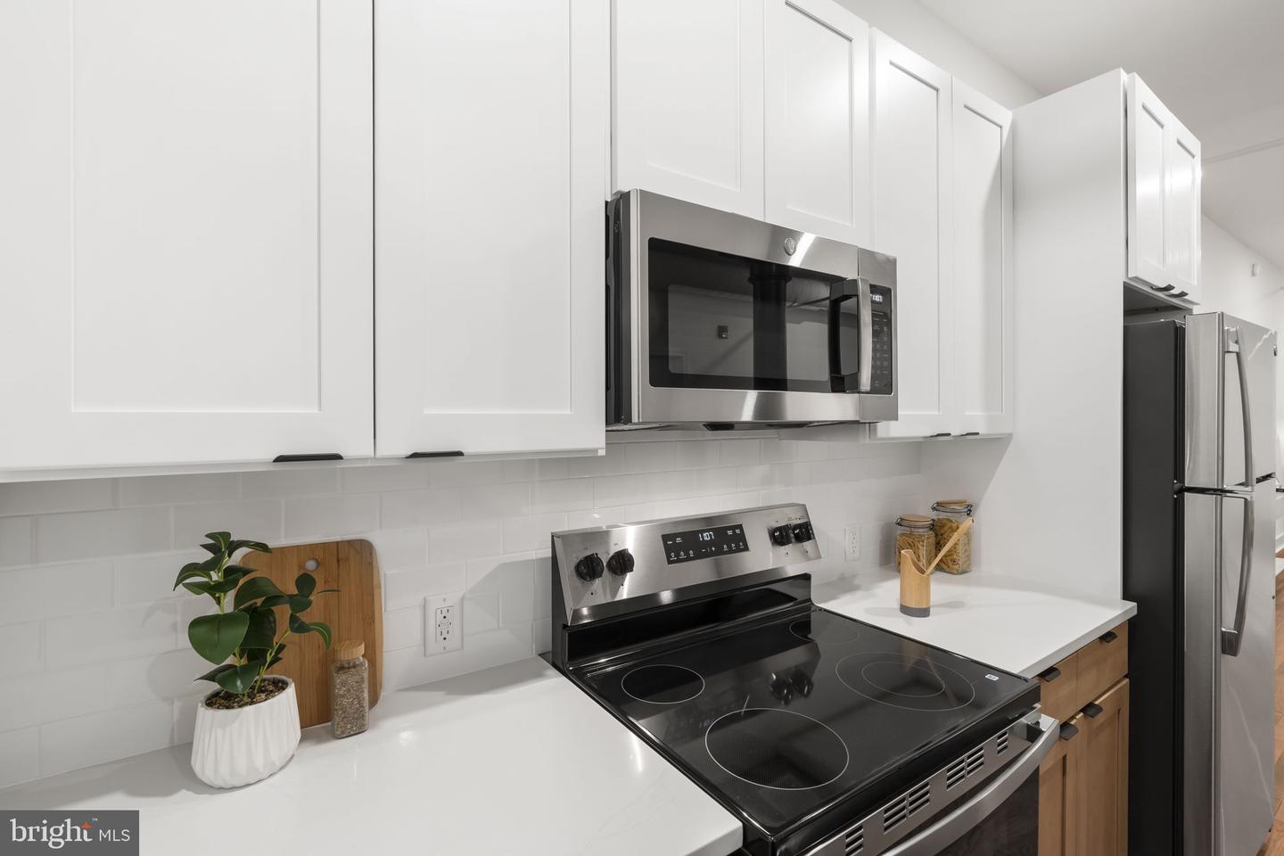 240 Hermitage St #206 Property Photo 14