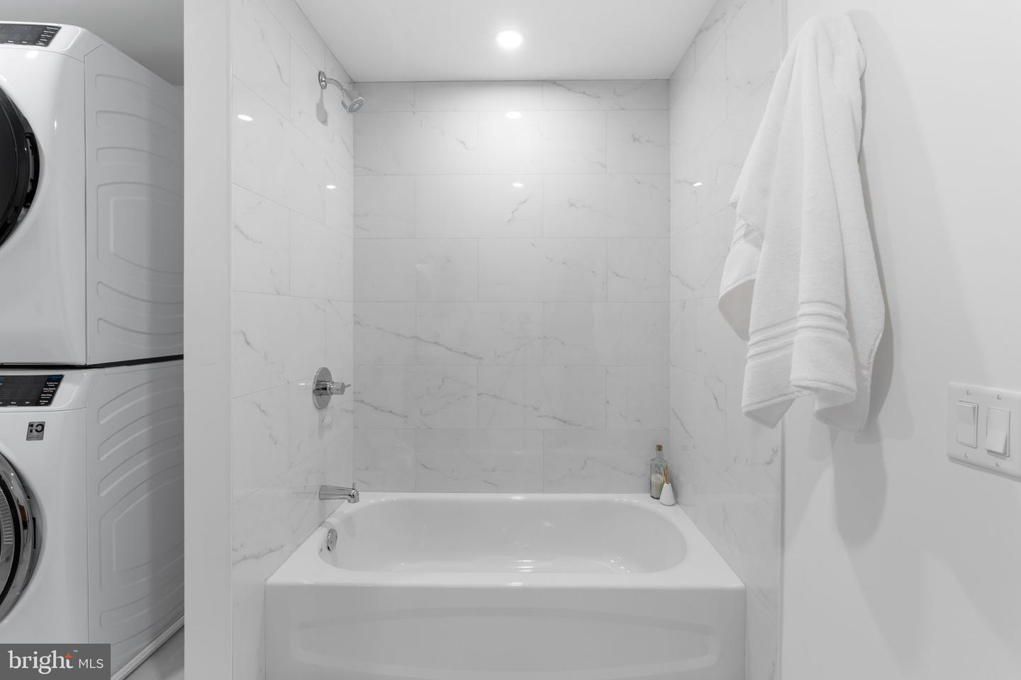 240 Hermitage St #206 Property Photo 16