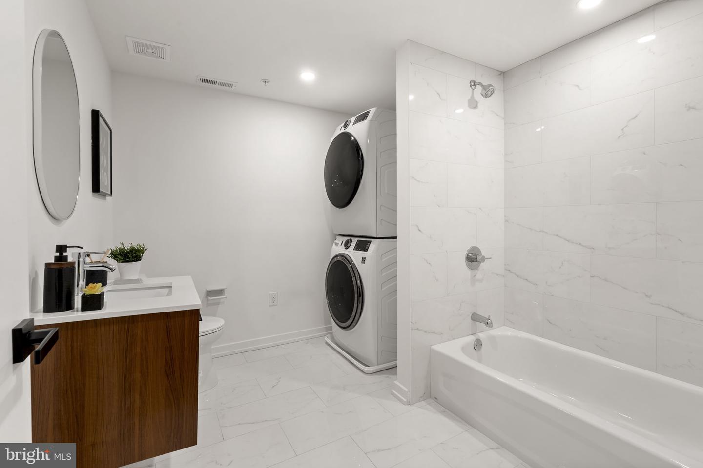 240 Hermitage St #206 Property Photo 17