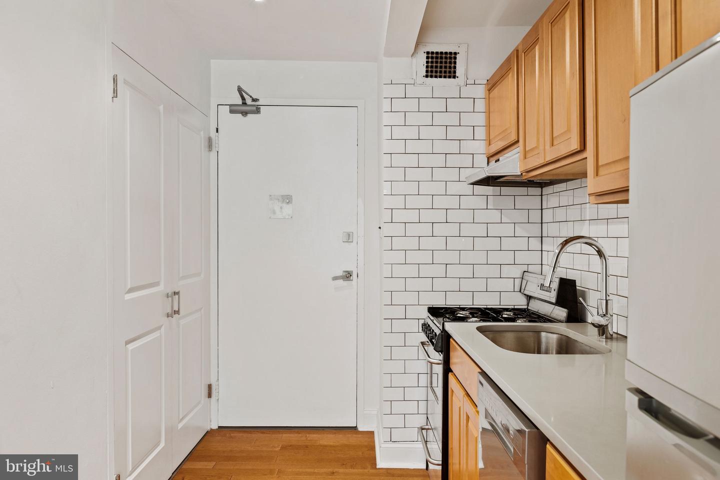 1810 Rittenhouse Sq #313 Property Photo 2