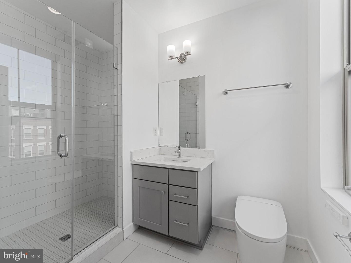 1429 S Lawrence Ter Property Photo 31