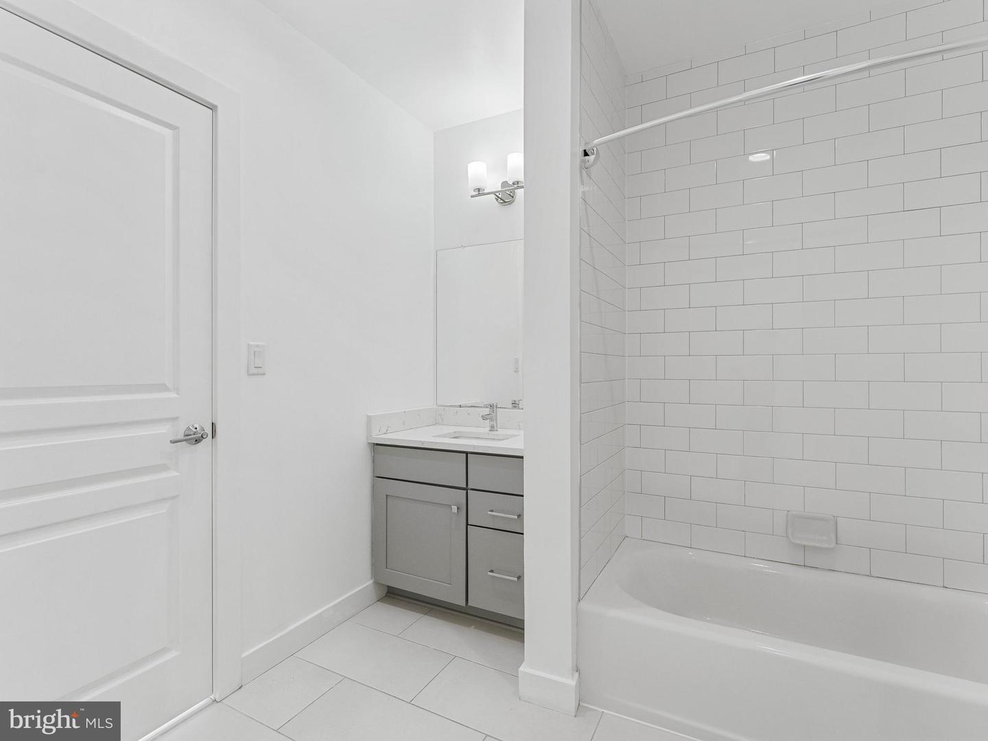 1429 S Lawrence Ter Property Photo 35
