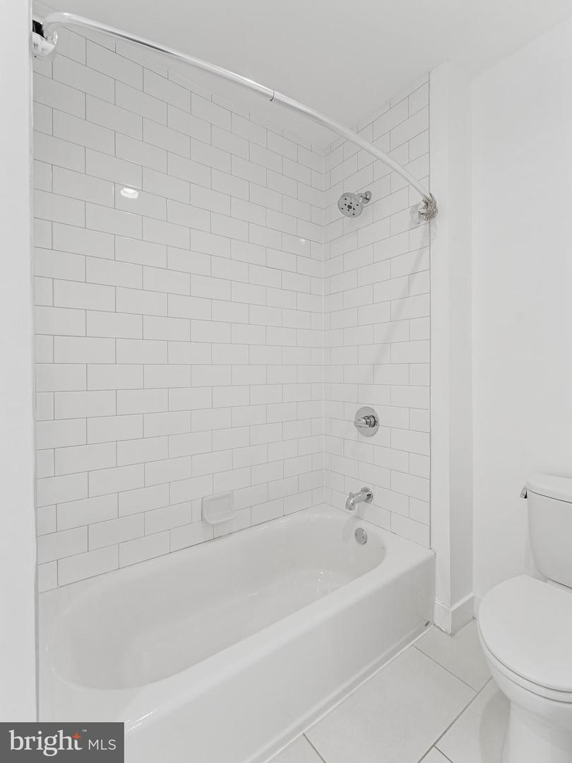 1429 S Lawrence Ter Property Photo 36