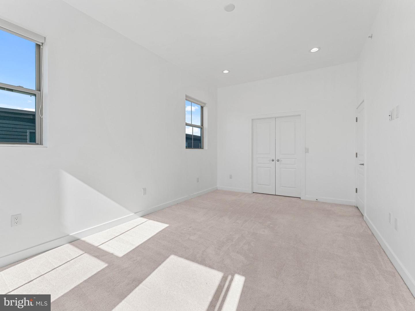 1429 S Lawrence Ter Property Photo 37