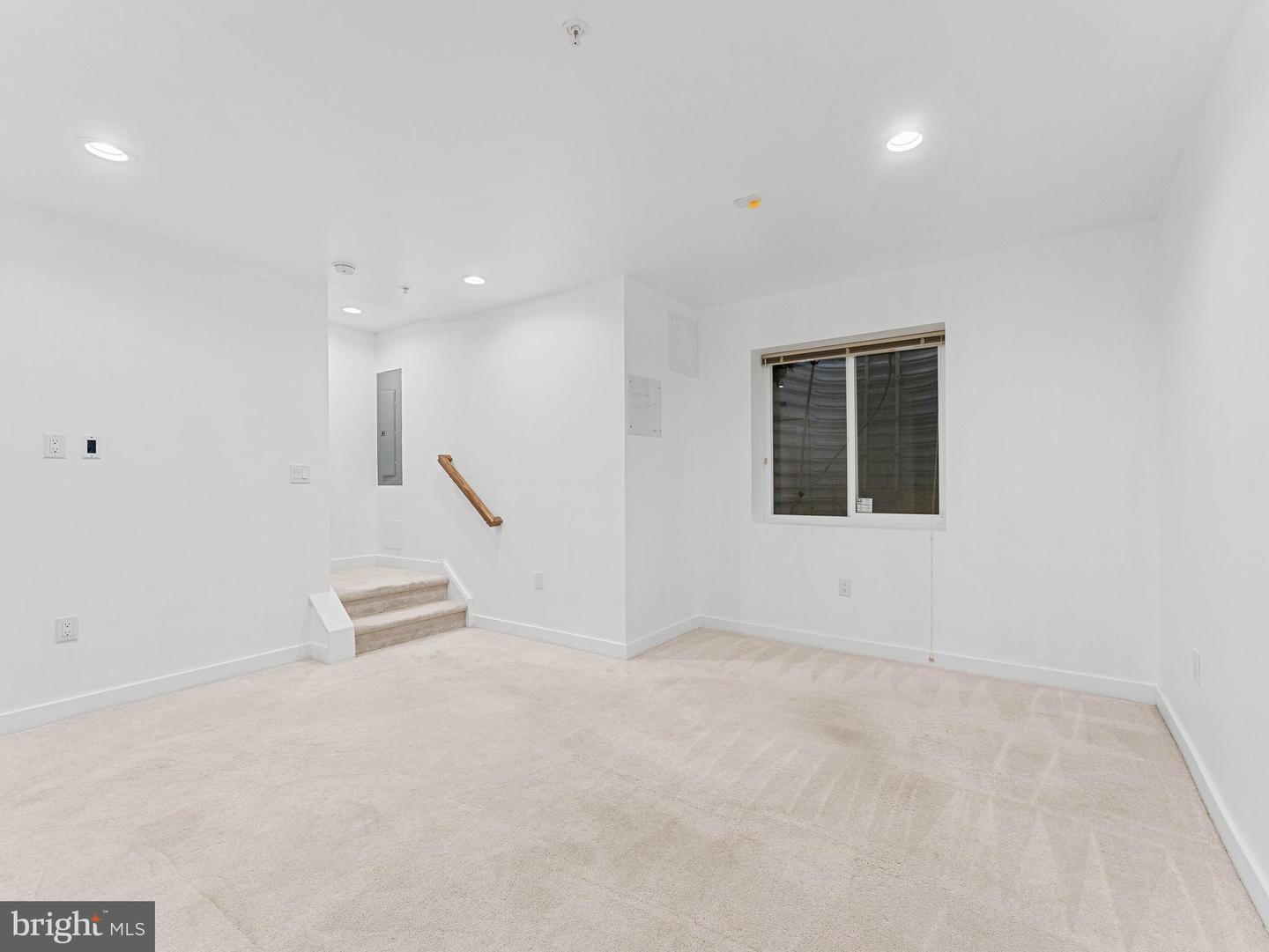 1429 S Lawrence Ter Property Photo 43