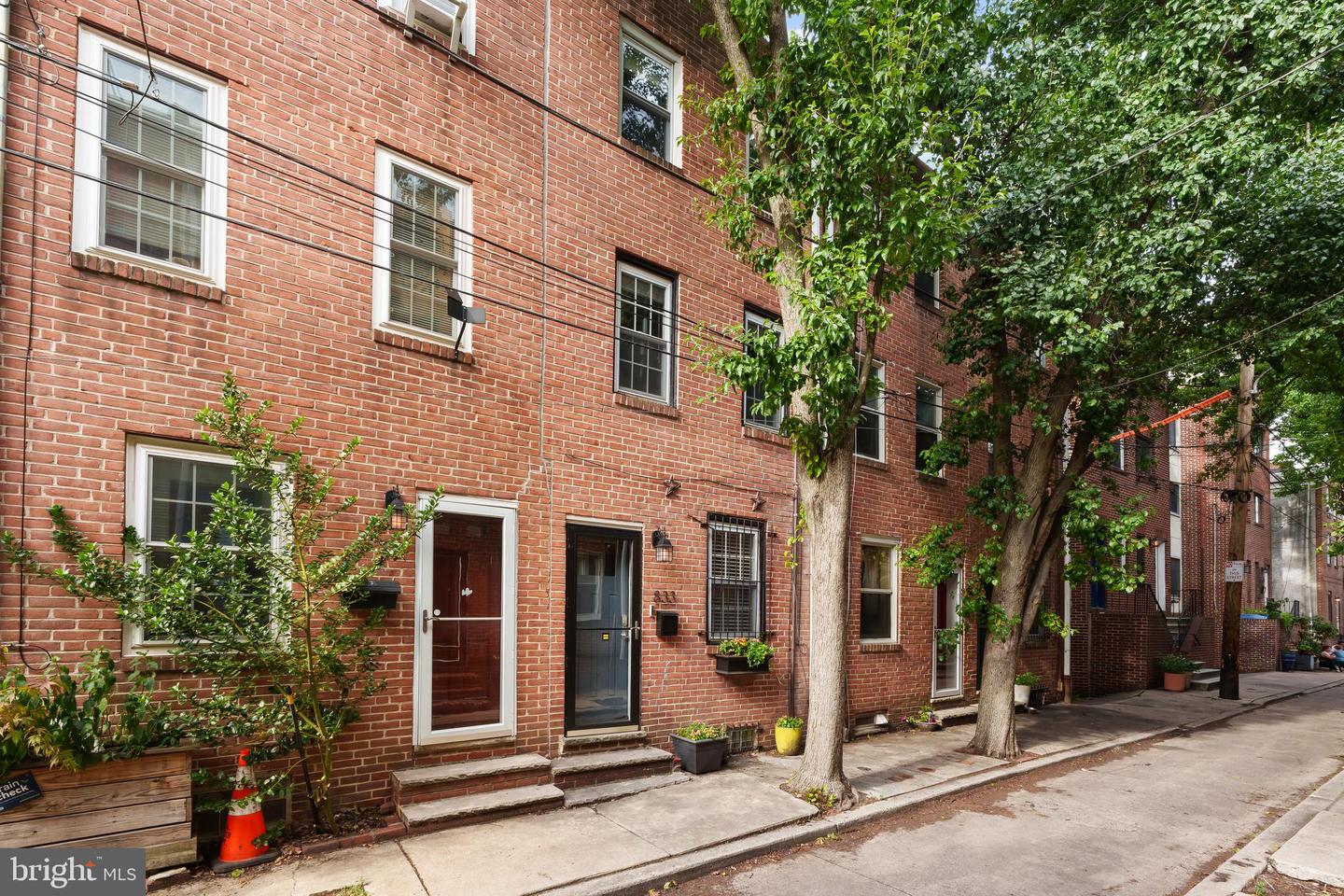 833 Kater St Property Photo 1