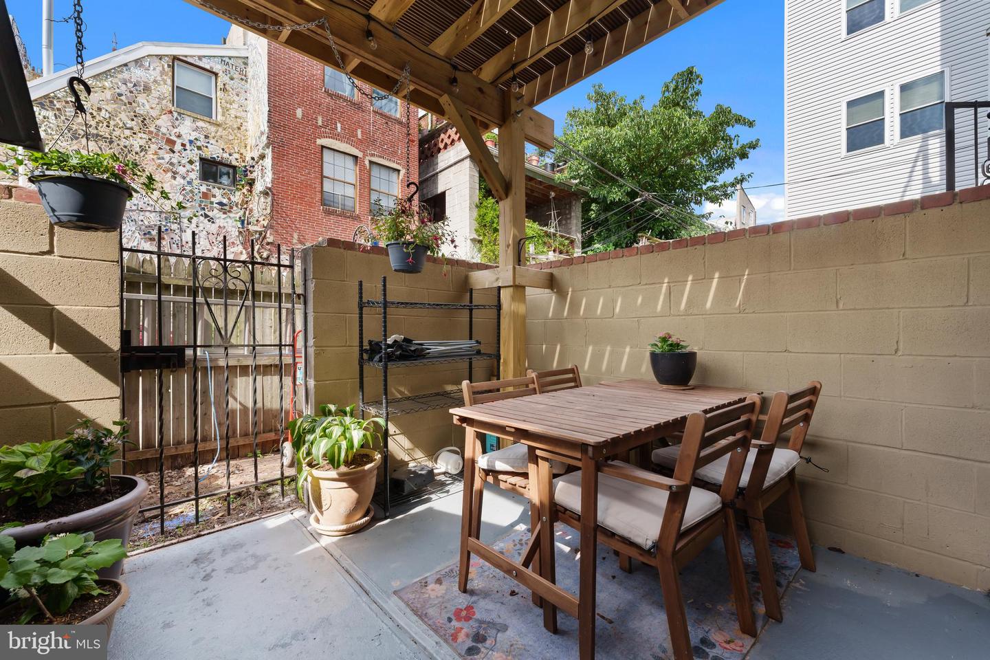 833 Kater St Property Photo 16