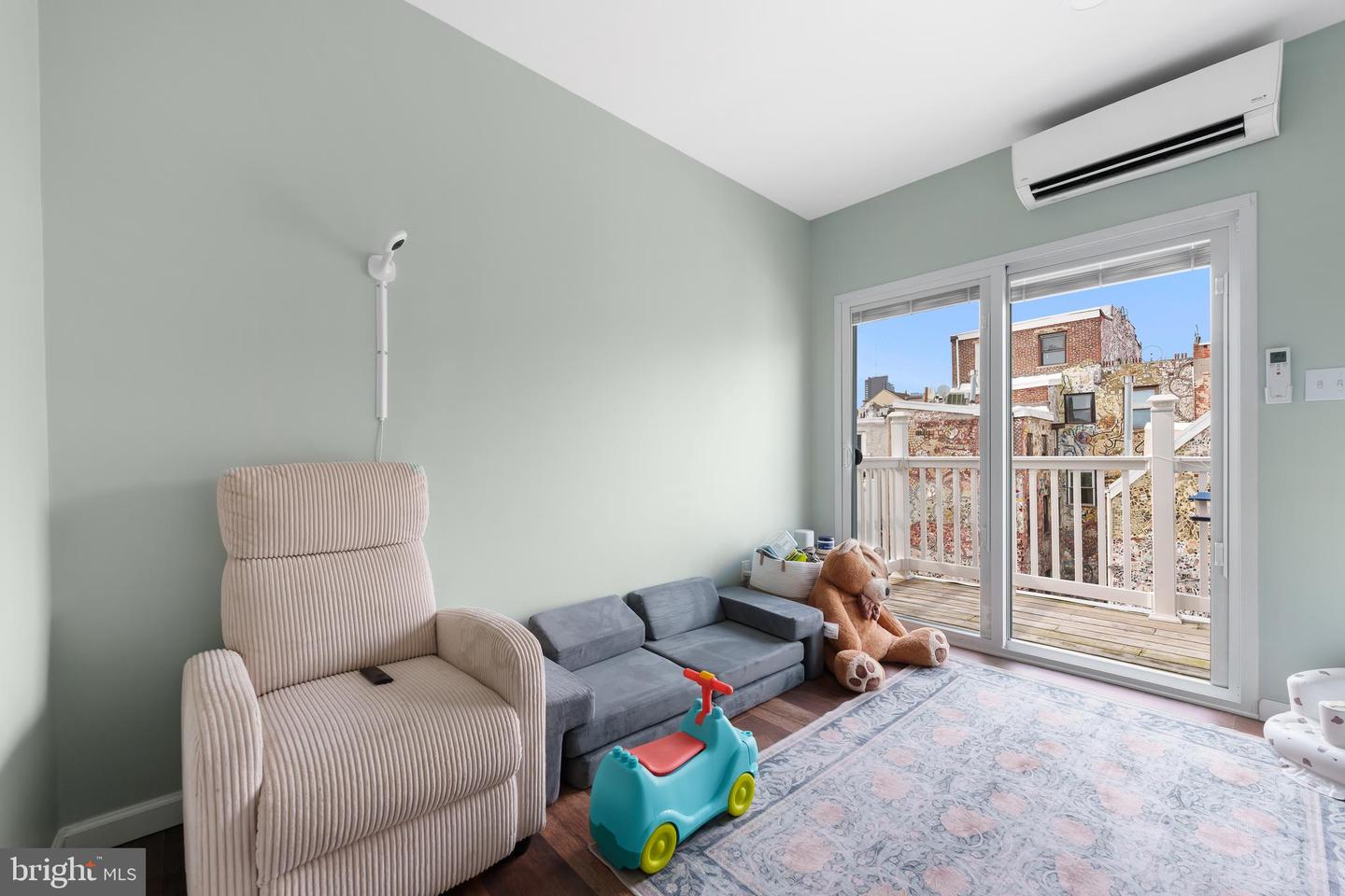 833 Kater St Property Photo 29