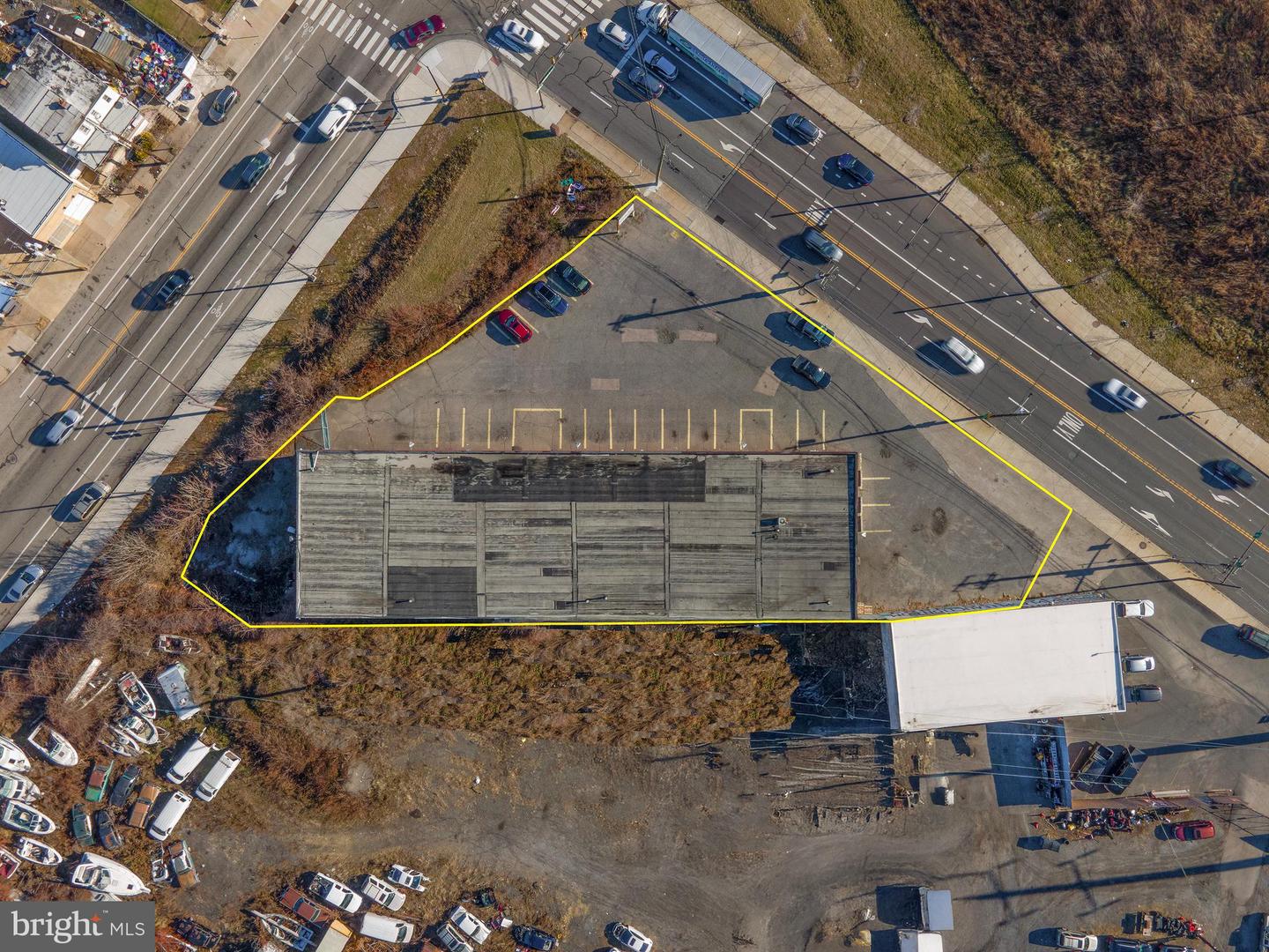 7040 State Rd Property Photo 32