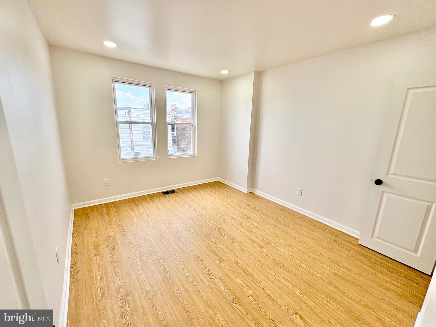 5712 Dunlap St Property Photo 17