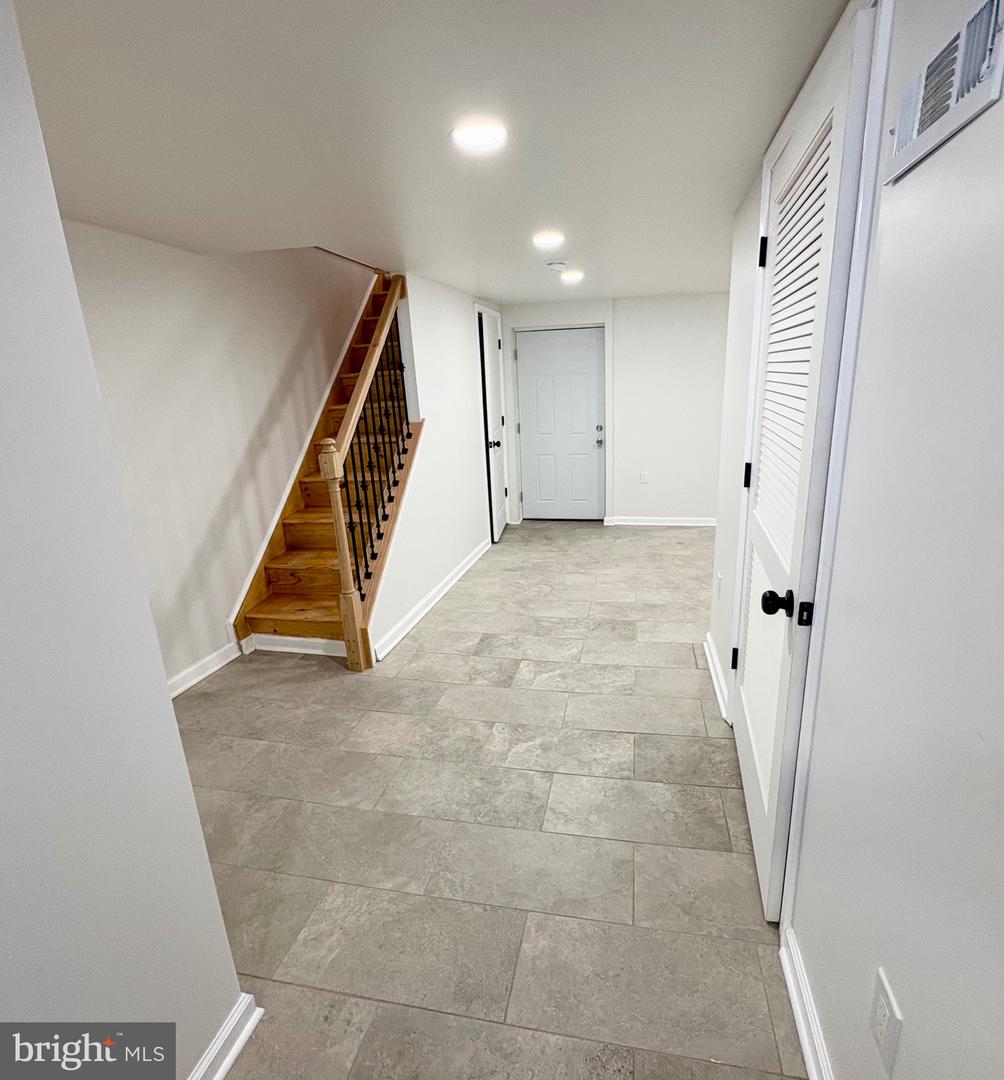 5712 Dunlap St Property Photo 23