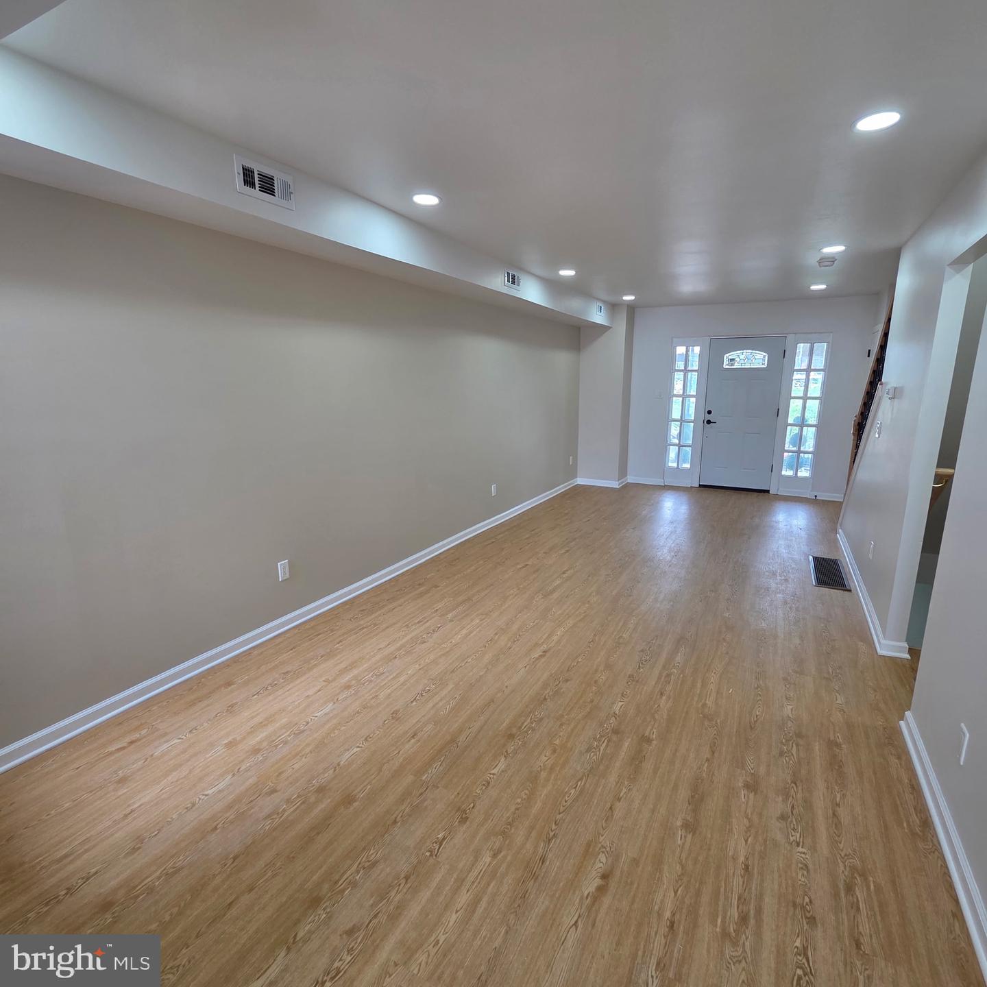 5712 Dunlap St Property Photo 32