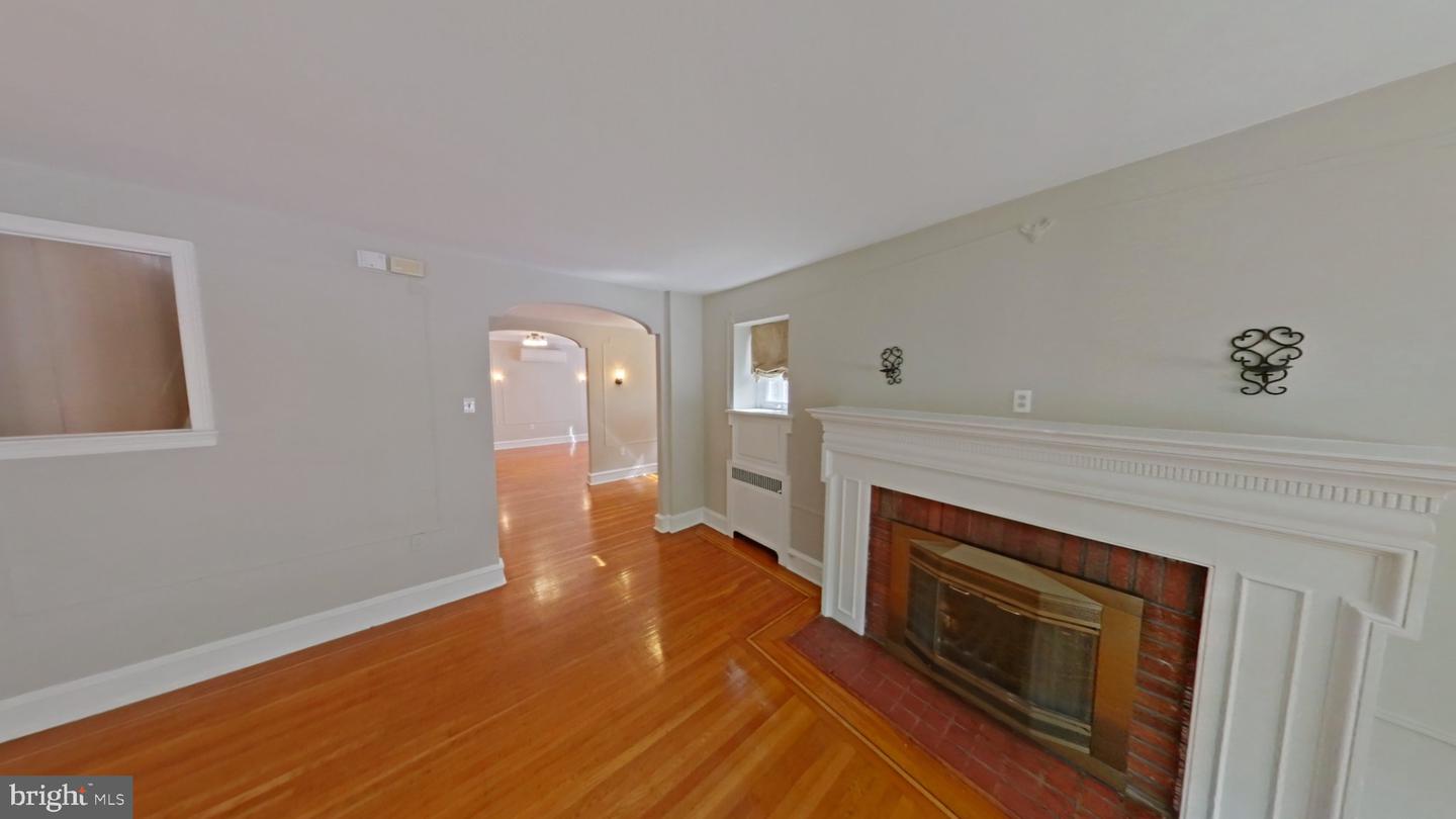 1905 W Olney Ave Property Photo 5