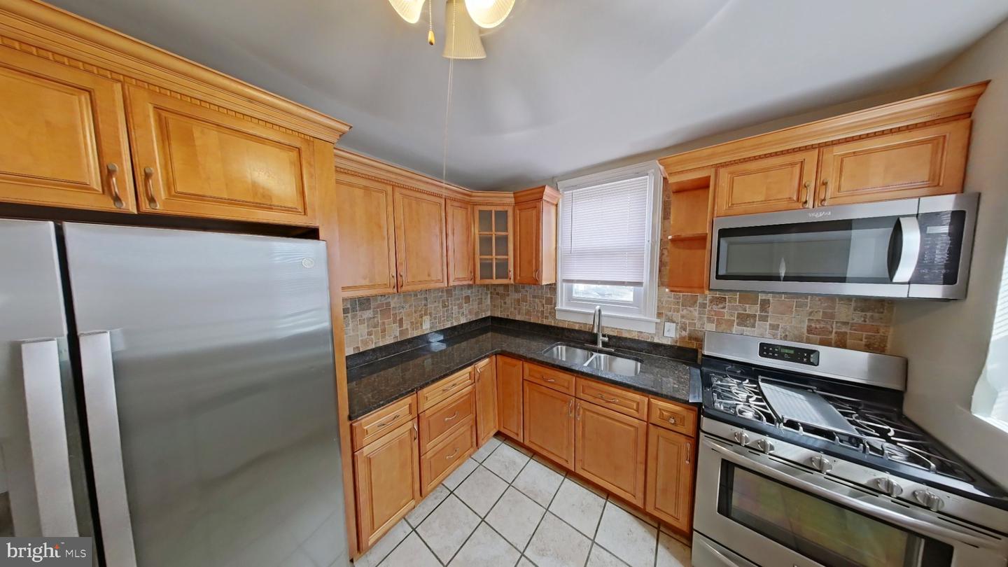 1905 W Olney Ave Property Photo 6