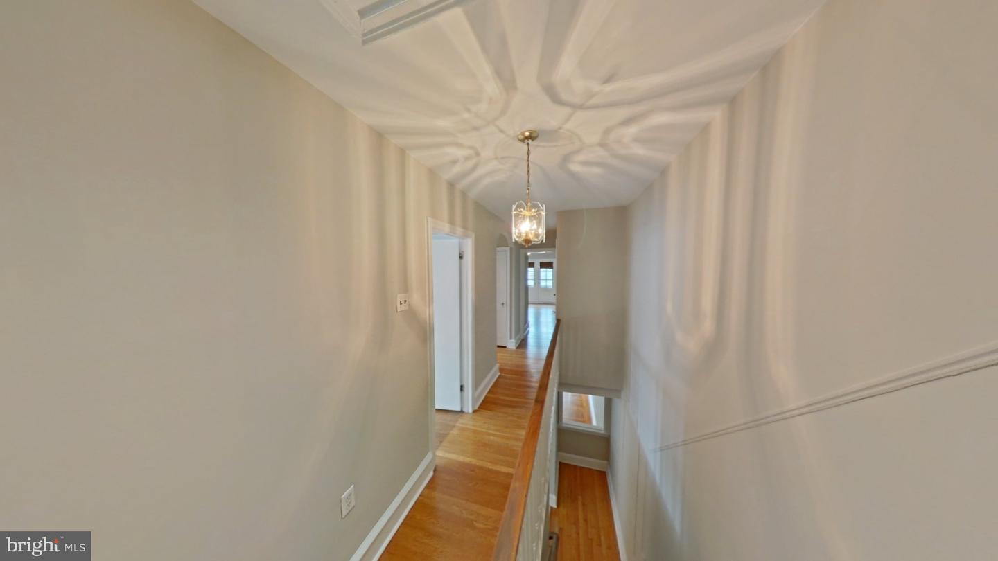1905 W Olney Ave Property Photo 9