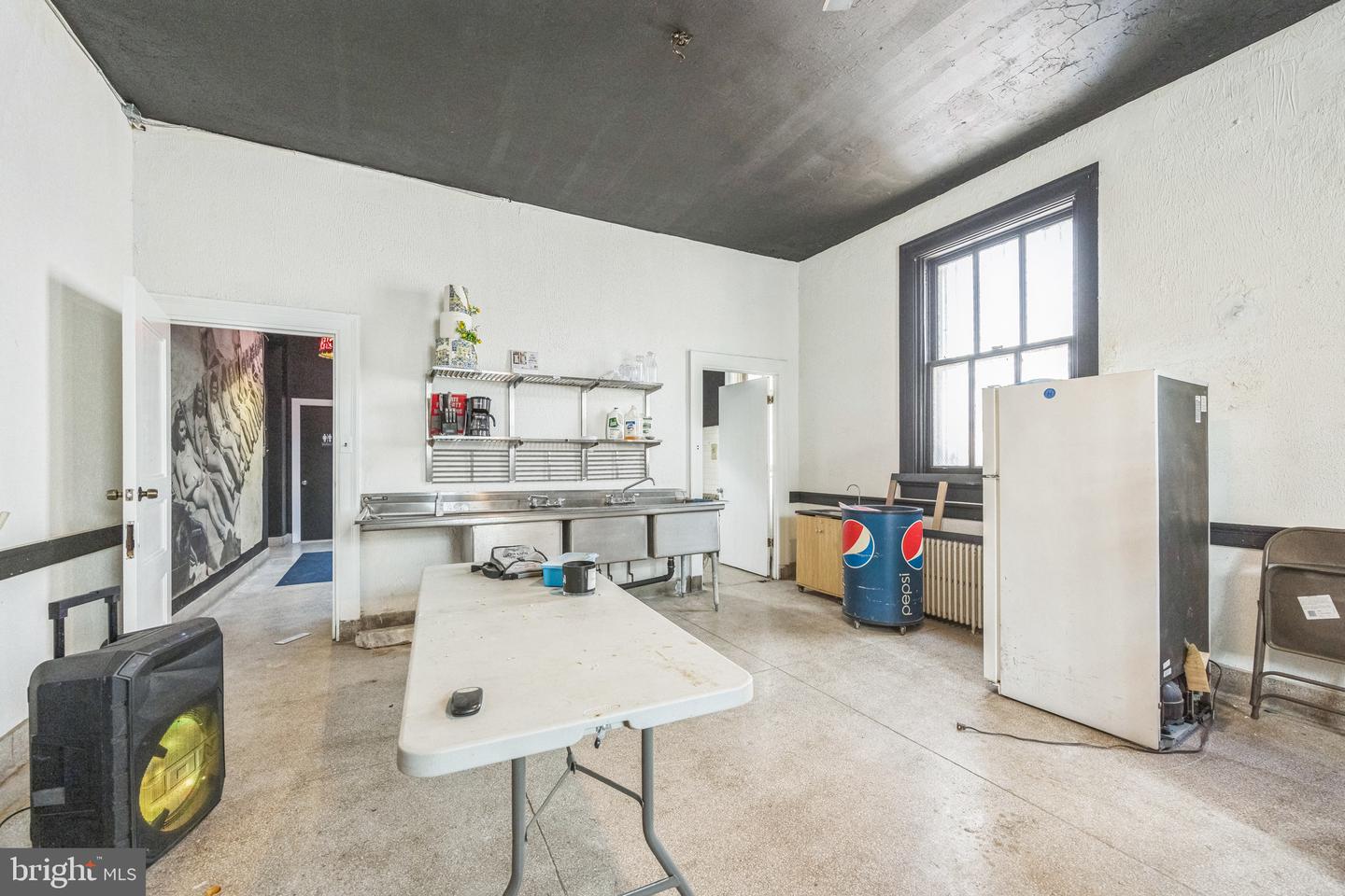 1805 E York St Property Photo 9