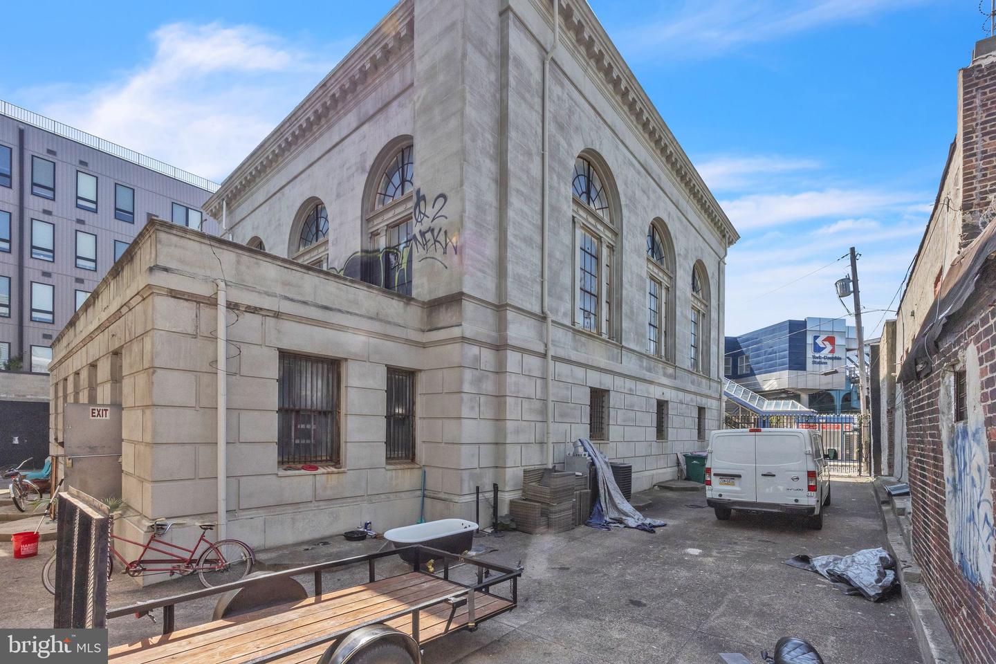 1805 E York St Property Photo 18