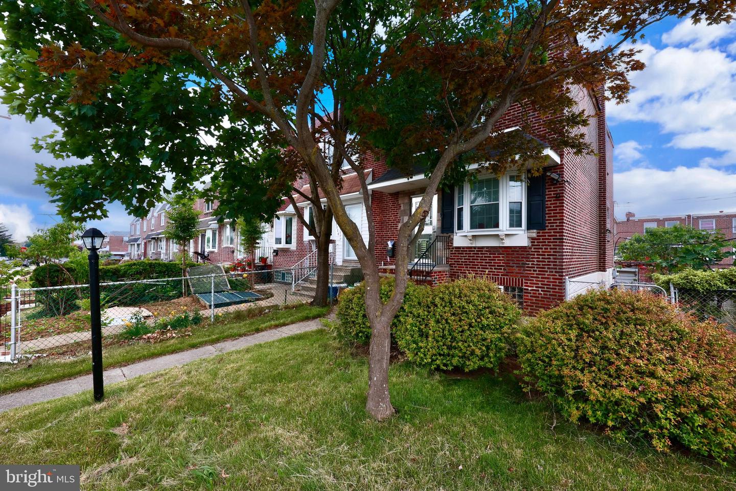 2826 Magee Ave Property Photo 1