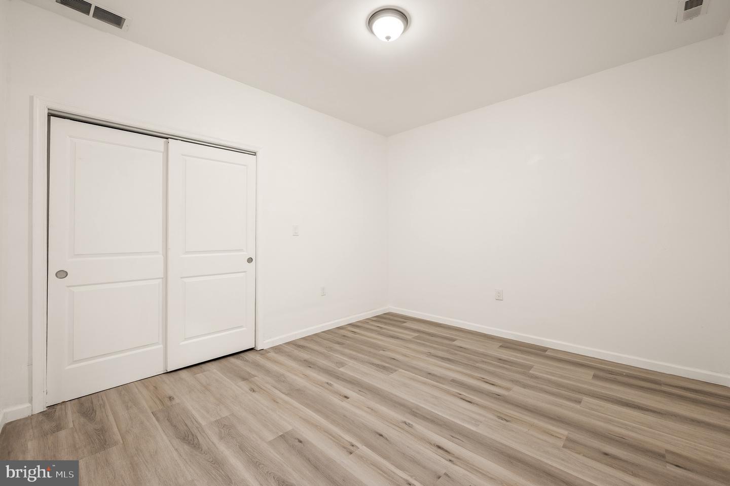 1633 Germantown Ave Property Photo 9