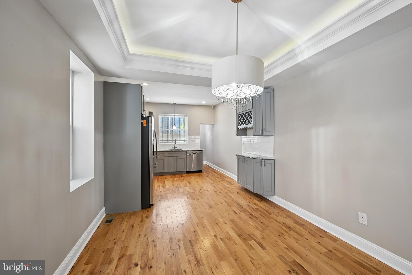 1912 Moore St Property Photo 6