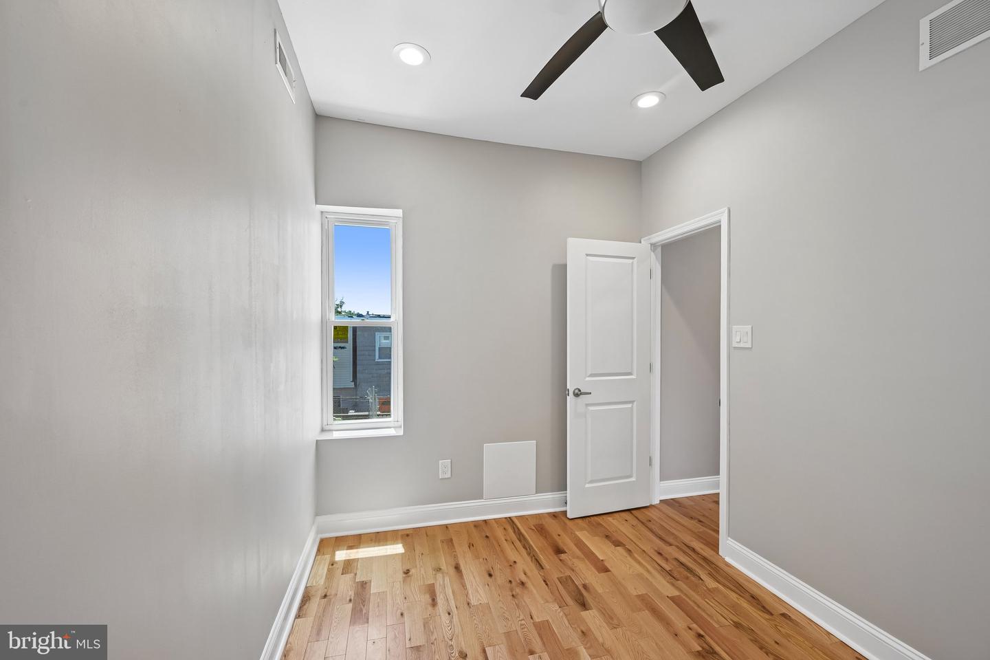 1912 Moore St Property Photo 15