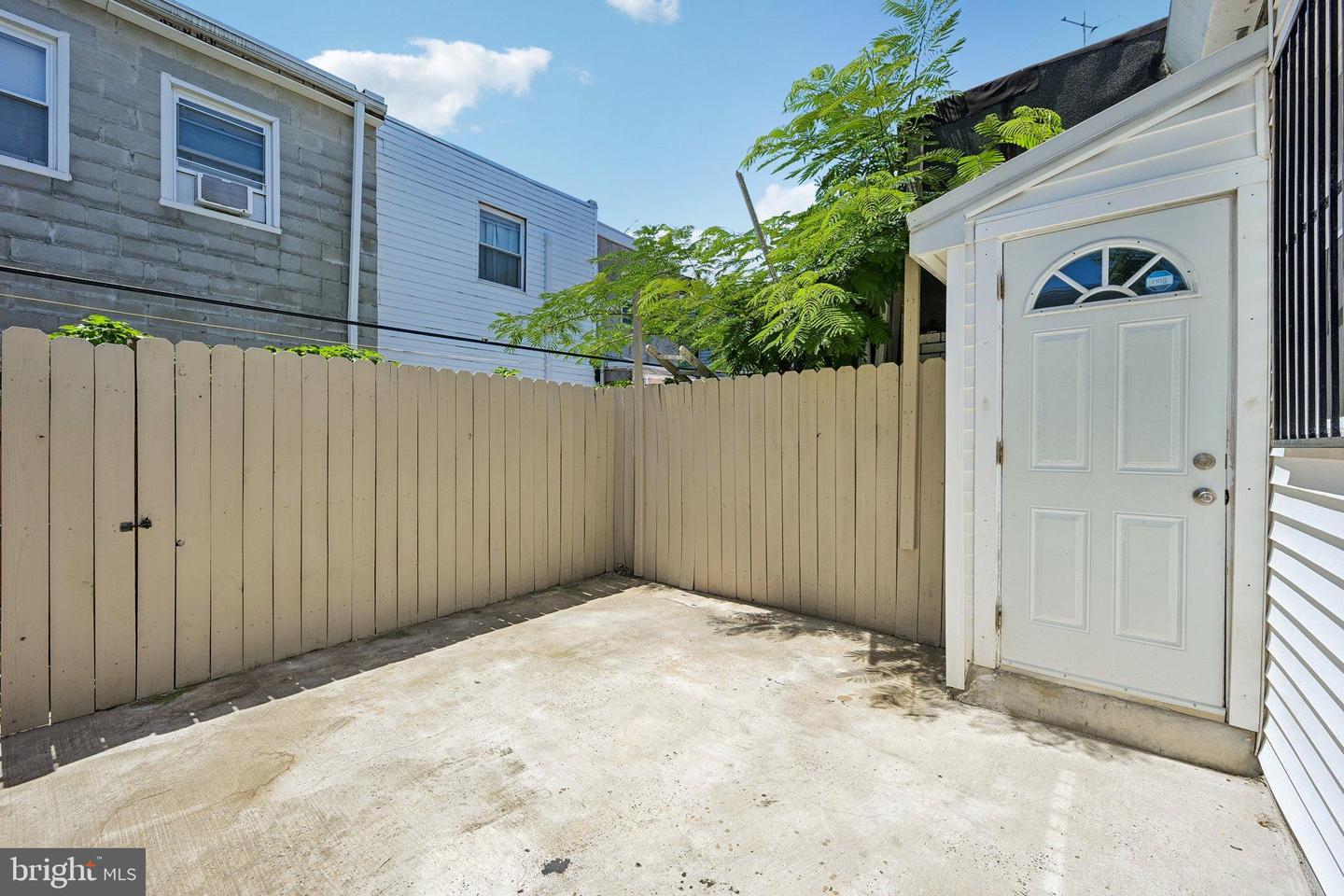 1912 Moore St Property Photo 26