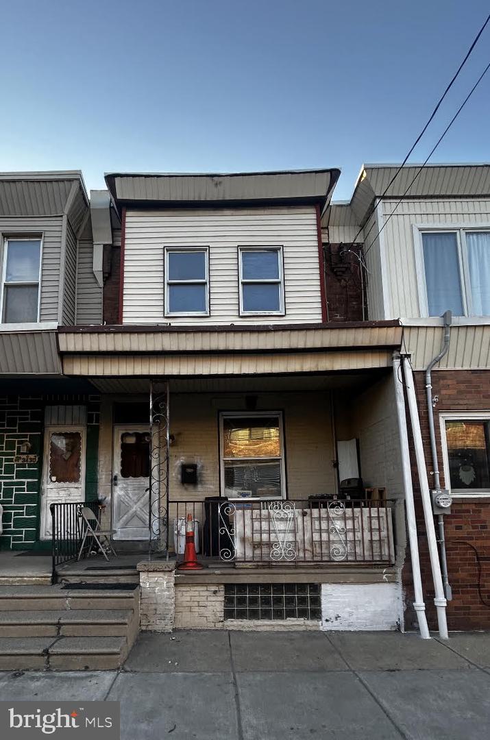 3432 Richmond St Property Photo 1