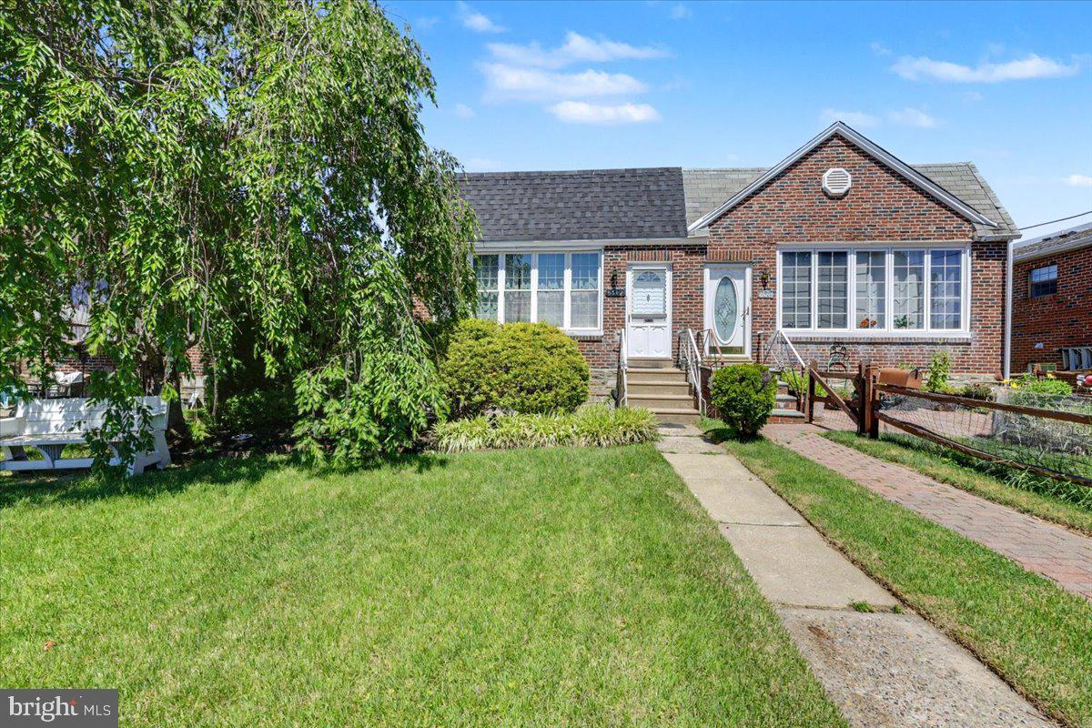 8512 FRONTENAC ST Property Photo 1