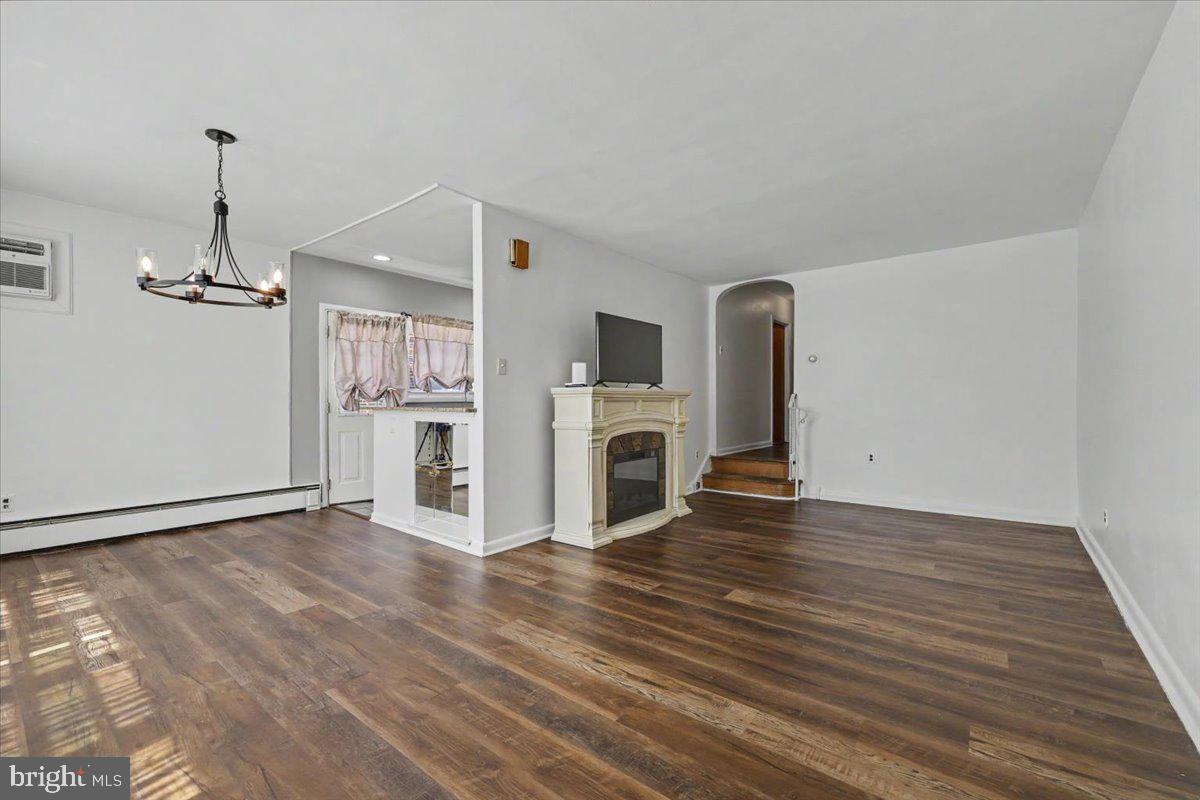 8512 Frontenac St Property Photo 3