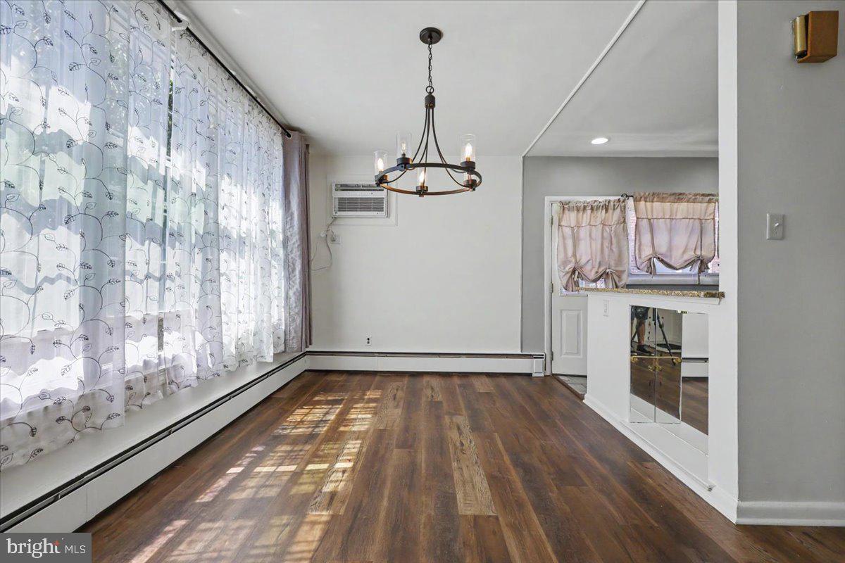 8512 Frontenac St Property Photo 8