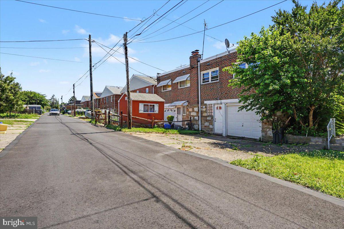 8512 Frontenac St Property Photo 15