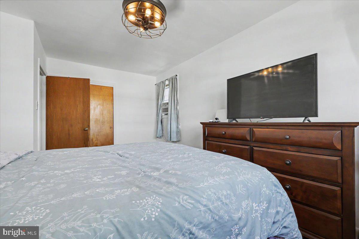 8512 Frontenac St Property Photo 19
