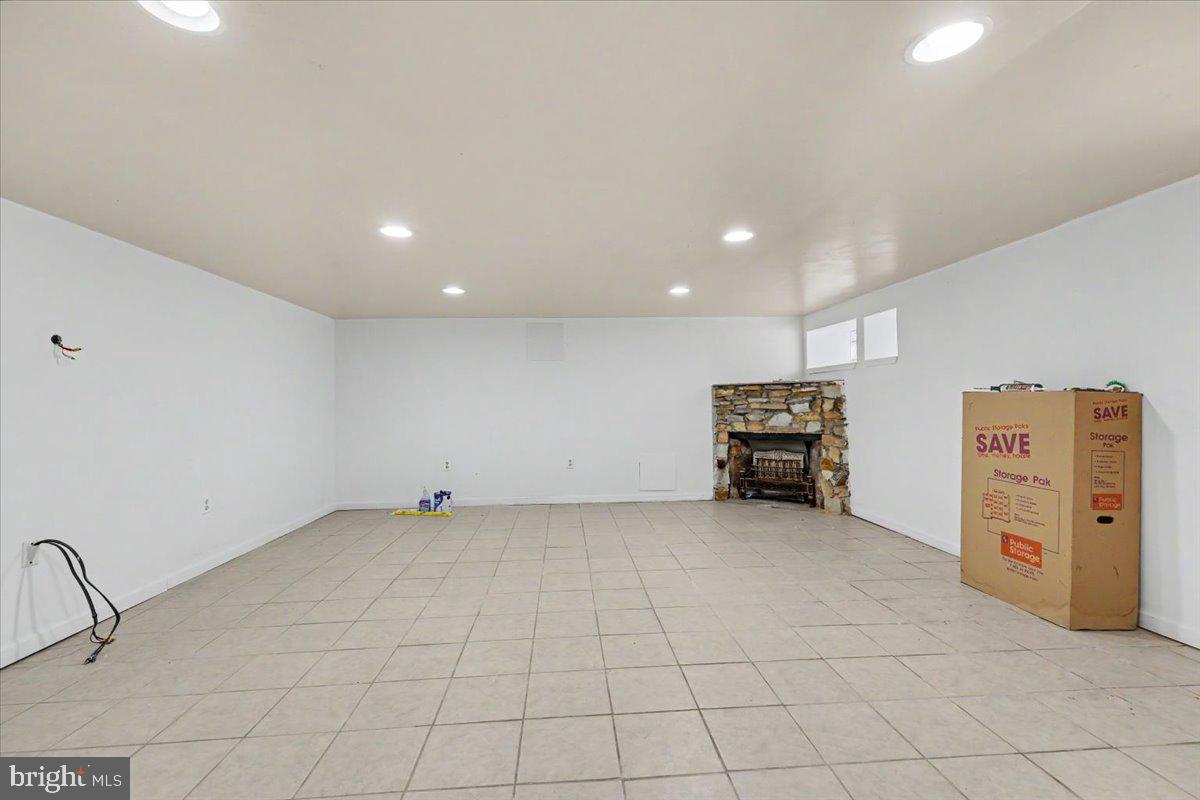 8512 Frontenac St Property Photo 20