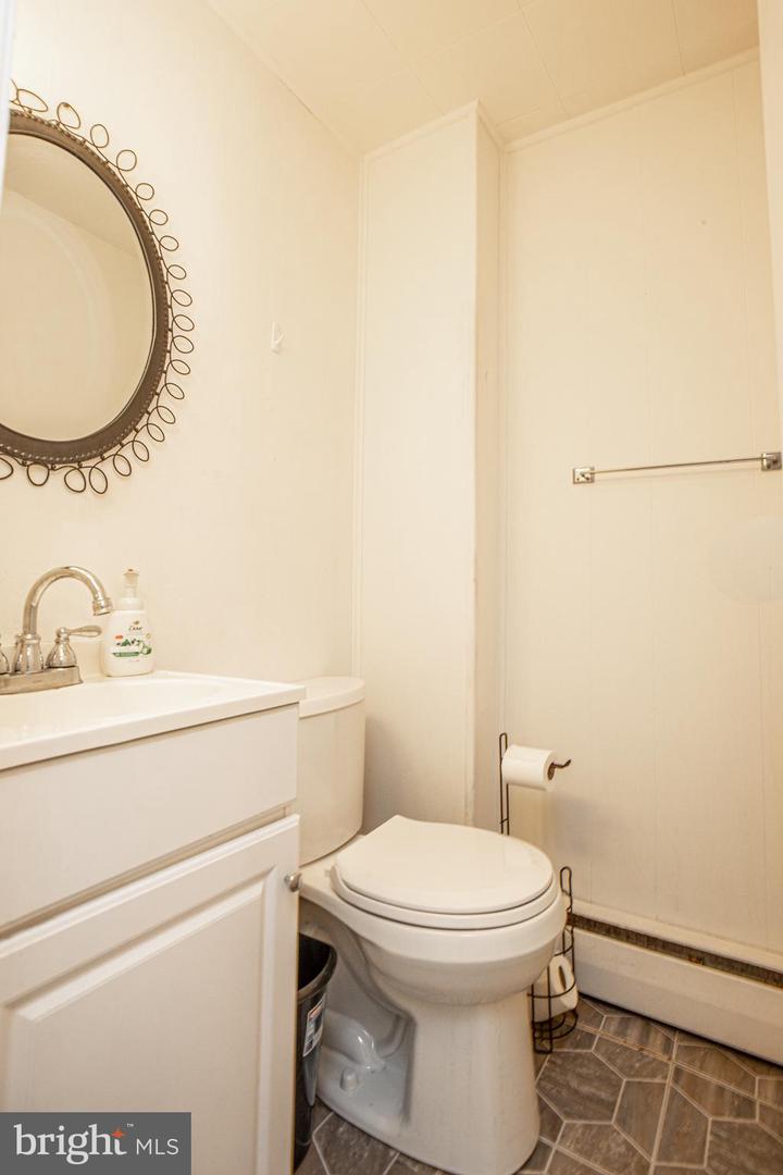 470 Conarroe St Property Photo 15
