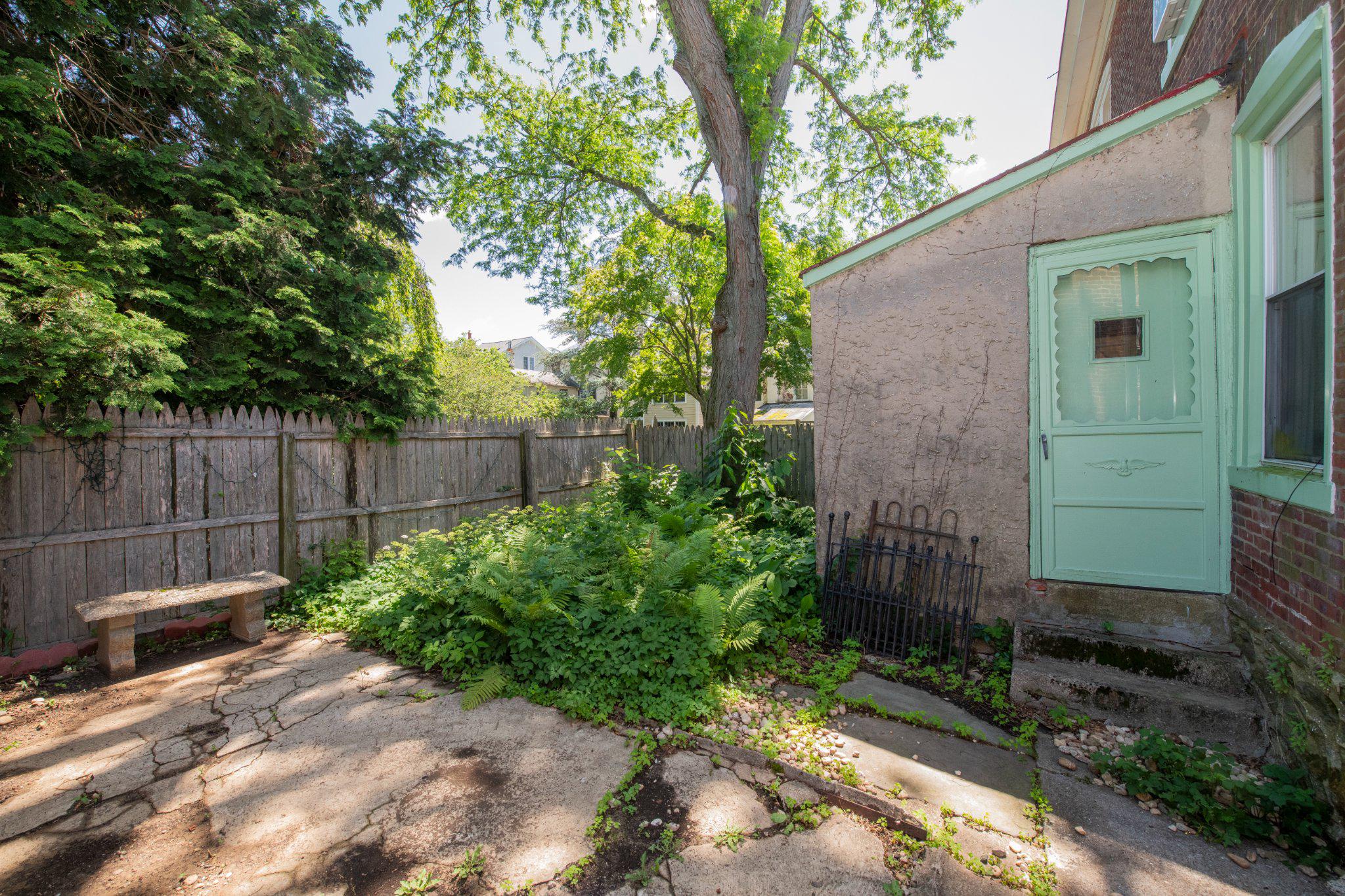 8411 Shawnee St Property Photo 6